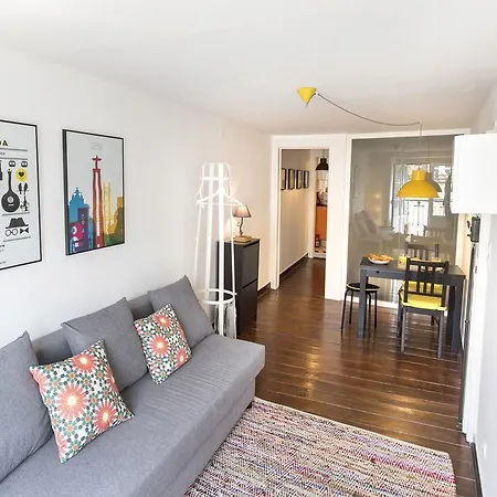 Mouraria Square Apartment