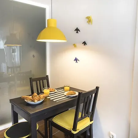 Mouraria Square Apartment